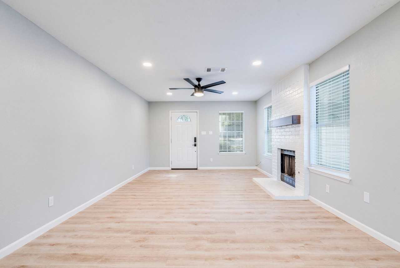 13808 Lothian Drive - Photo 3 of 31