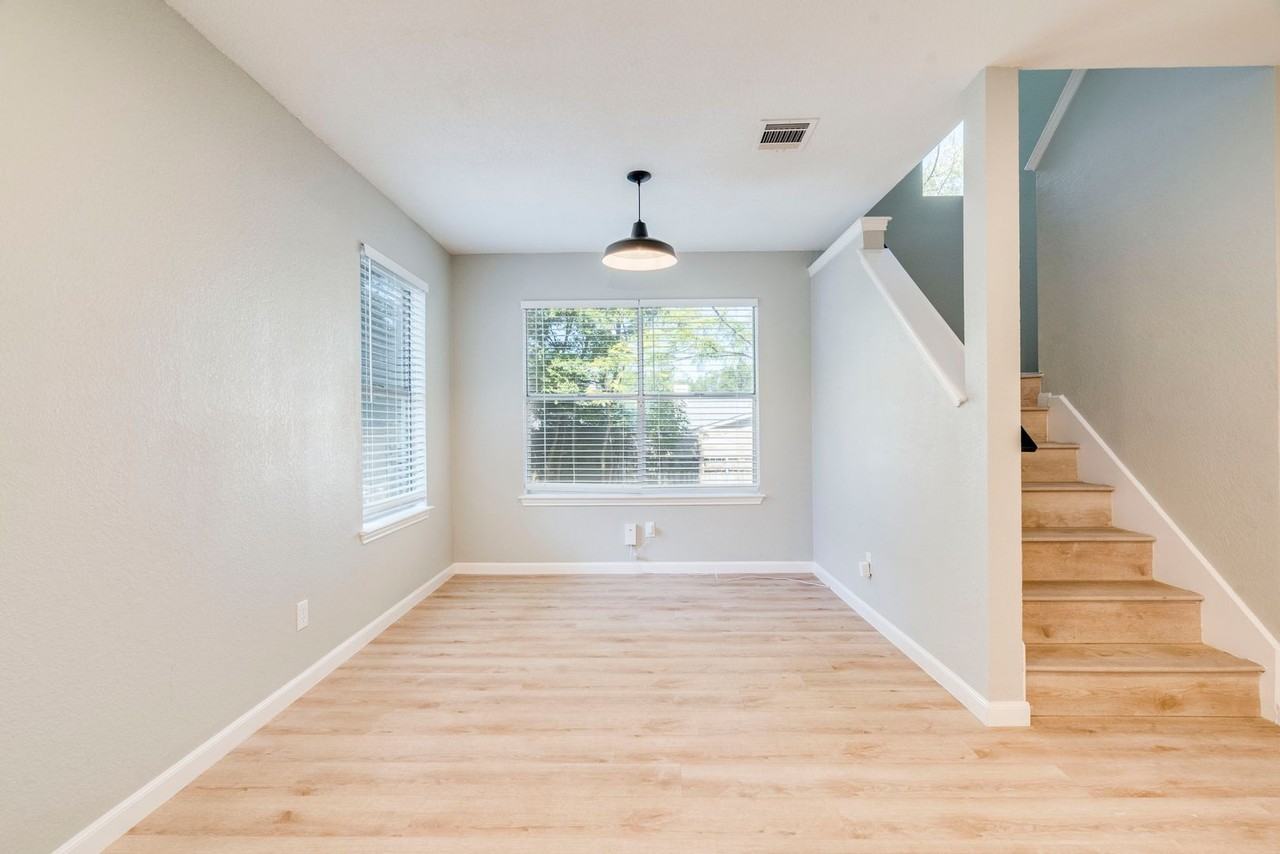 13808 Lothian Drive - Photo 6 of 31