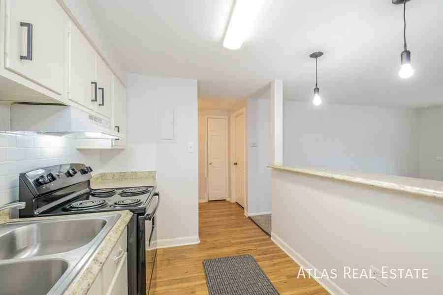 4993 King St #302 - Photo 5 of 16