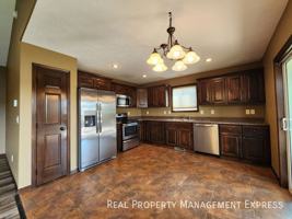 featured image of 205 Ivy Rd