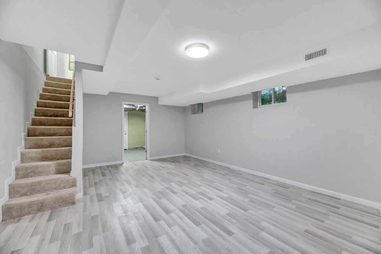 41 Tuckerman St Nw - Photo 2 of 27