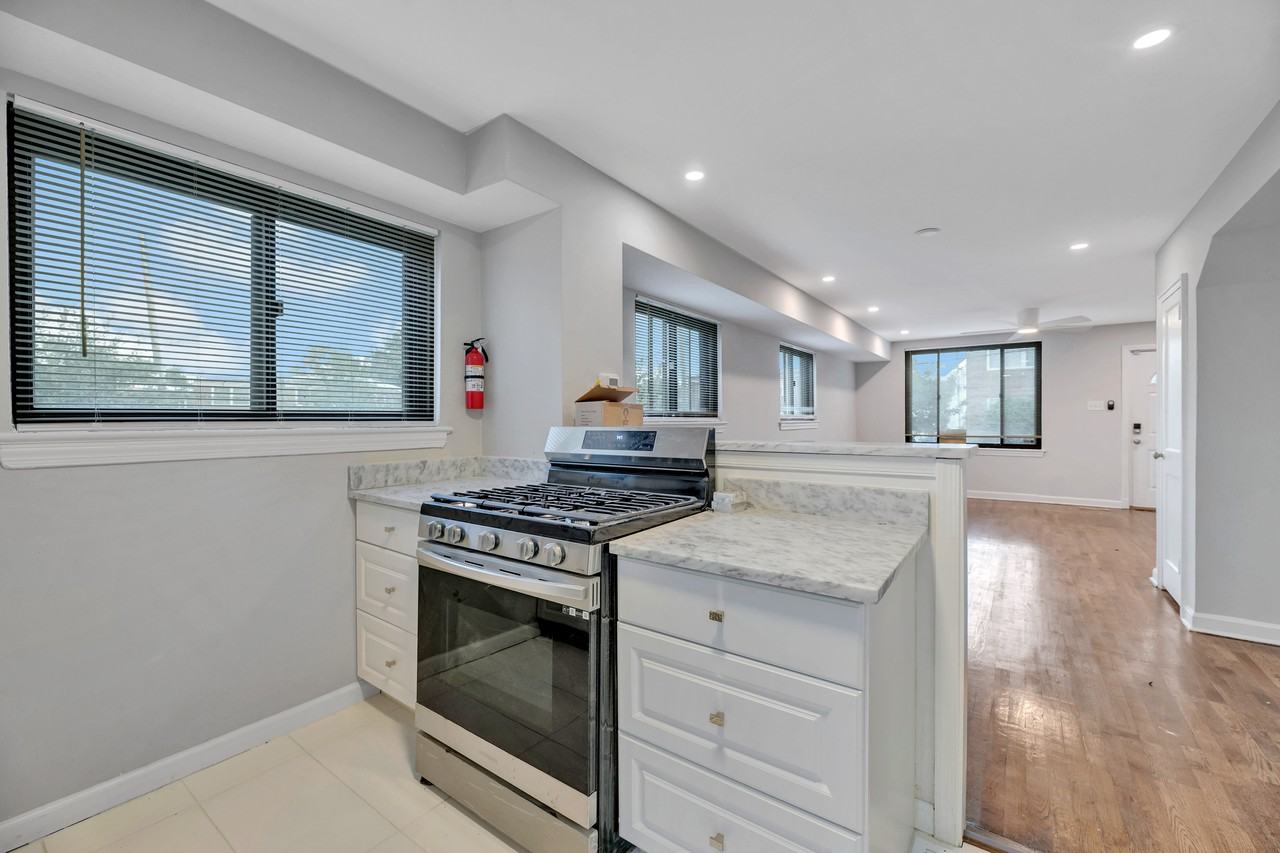 41 Tuckerman St Nw - Photo 6 of 27