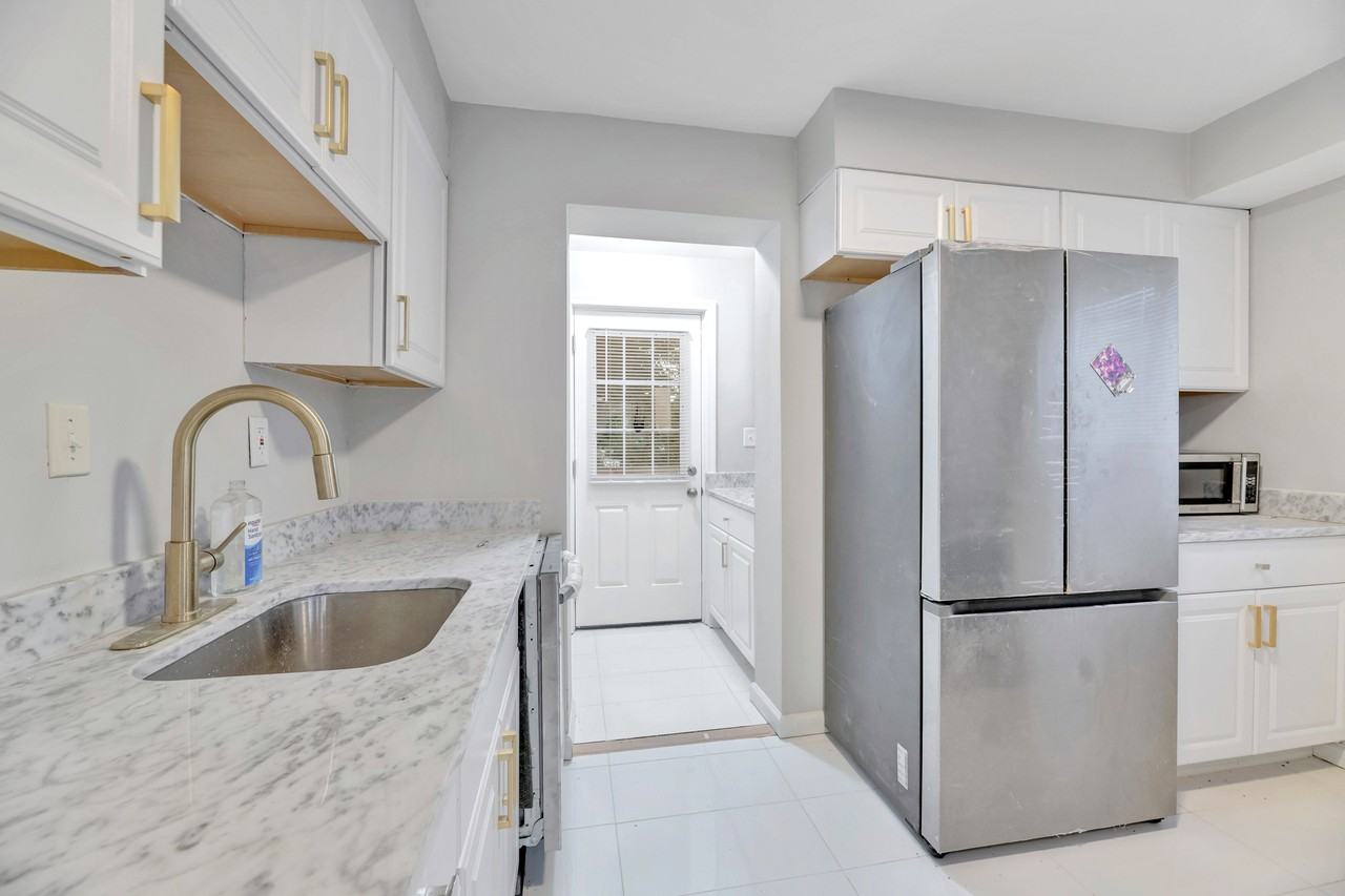 41 Tuckerman St Nw - Photo 6 of 22