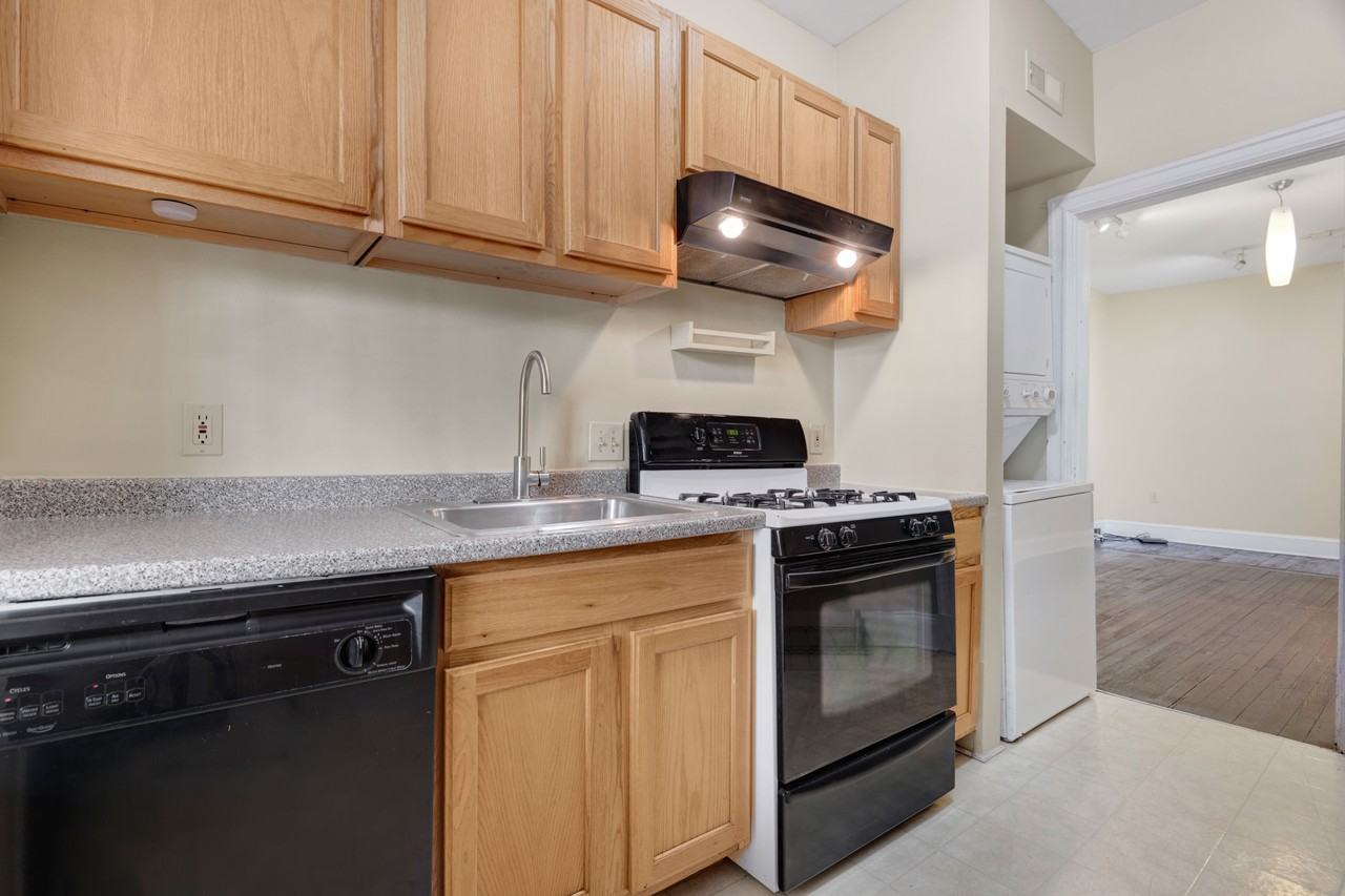 221 P Street Northwest #A - Photo 6 of 13