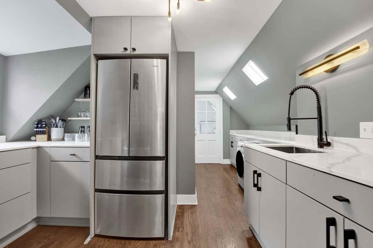 1625 W Hollywood Ave #3 - Photo 3 of 10