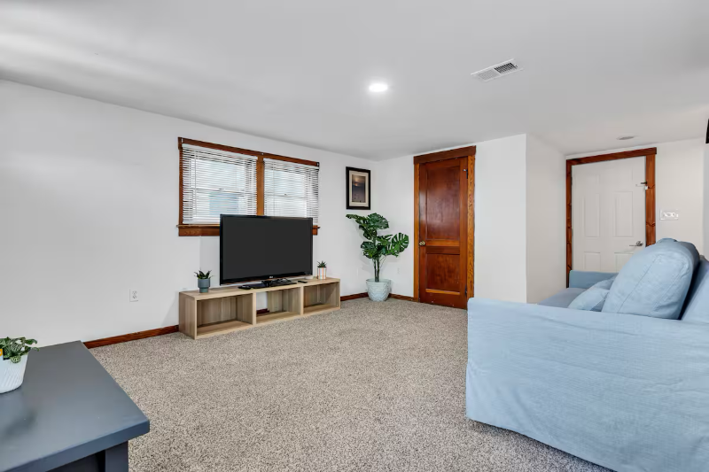 54 Fremont Ave - Photo 3 of 18