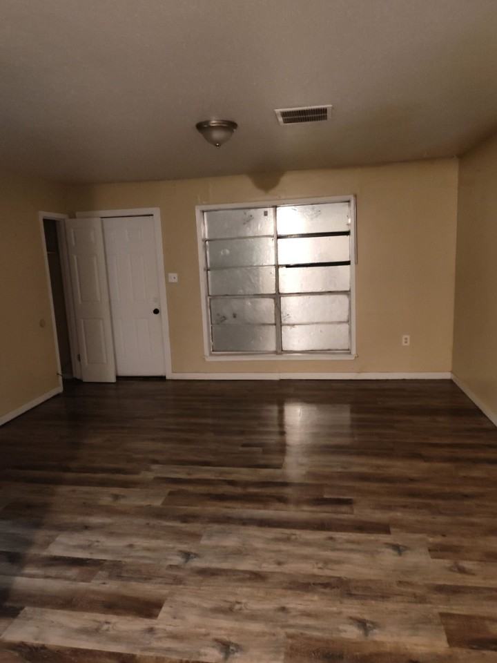 1018 Deryll St - Photo 2 of 7