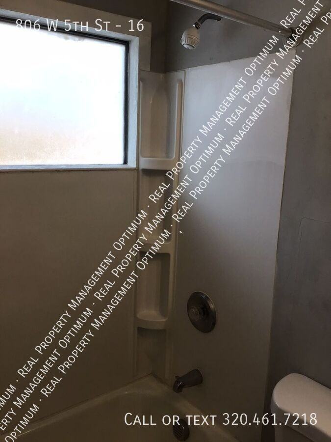 806 W 5th St #16 - Photo 7 of 9