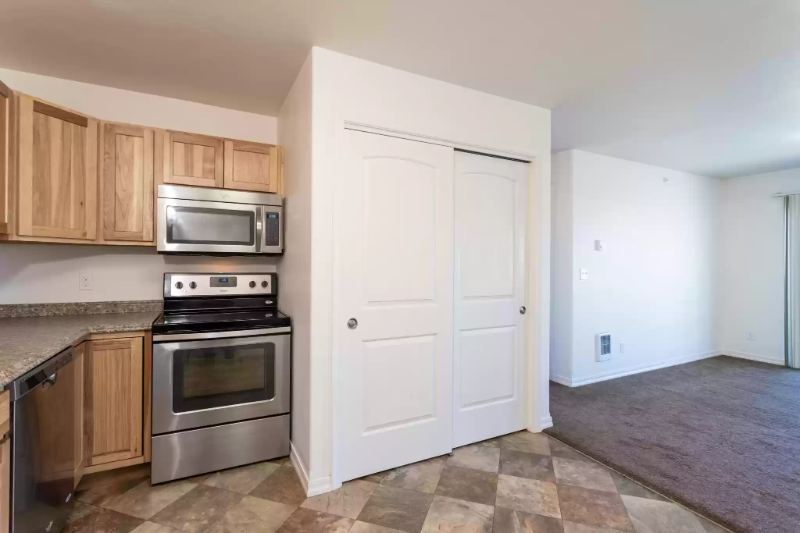 4 Diane Rd #3 - Photo 7 of 13