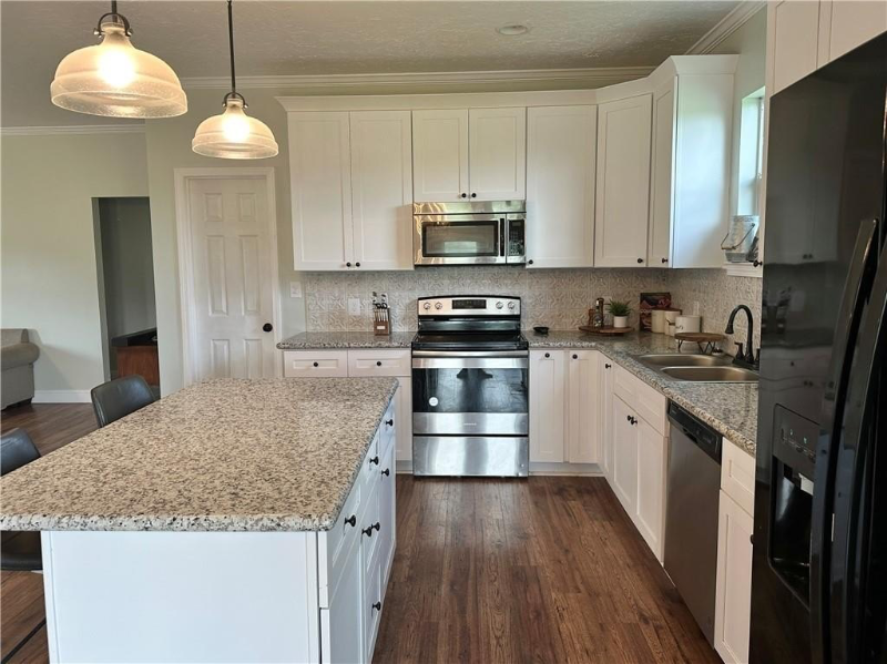 24473 Timbercrest Dr - Photo 3 of 19