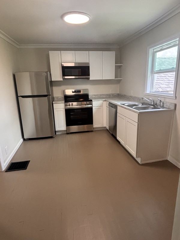 110 Davis St N - Photo 3 of 11