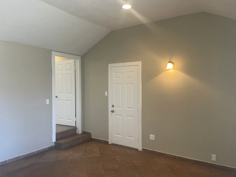 6900 Malibu Dr - Photo 3 of 16