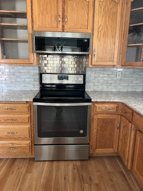 3218 Manitowoc Rd - Photo 3 of 15