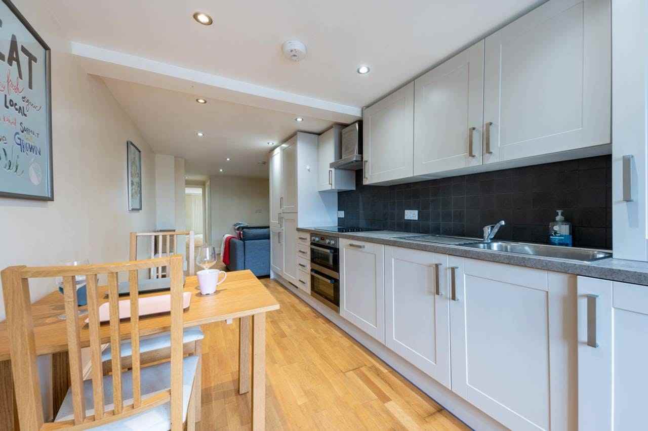 1031 Stonegate Road, Unit B - Photo 3 of 10