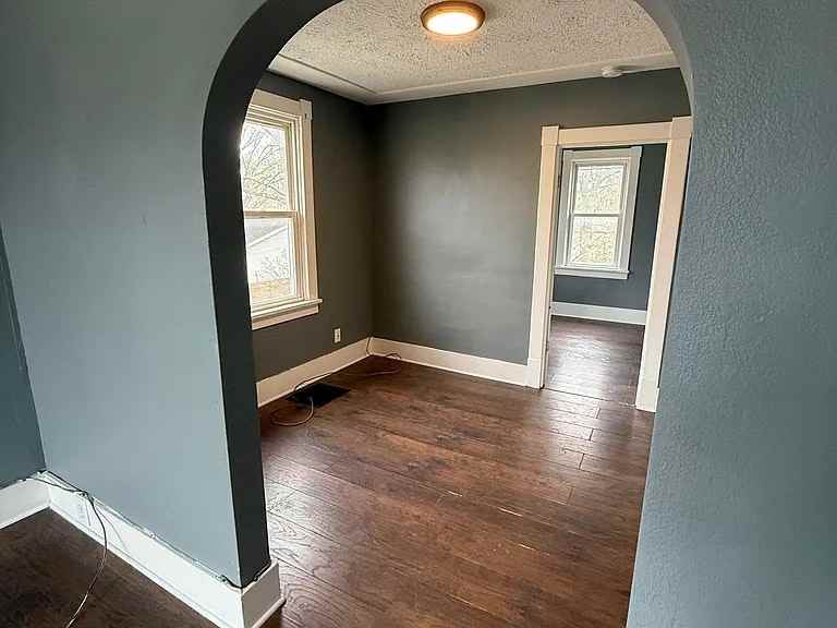 283 Abbe Road North, Unit 2 - Photo 3 of 8