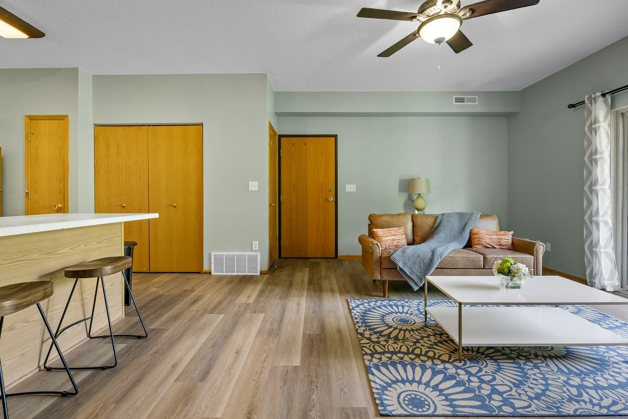 2272 Holiday Road, Unit 607 - Photo 4 of 23