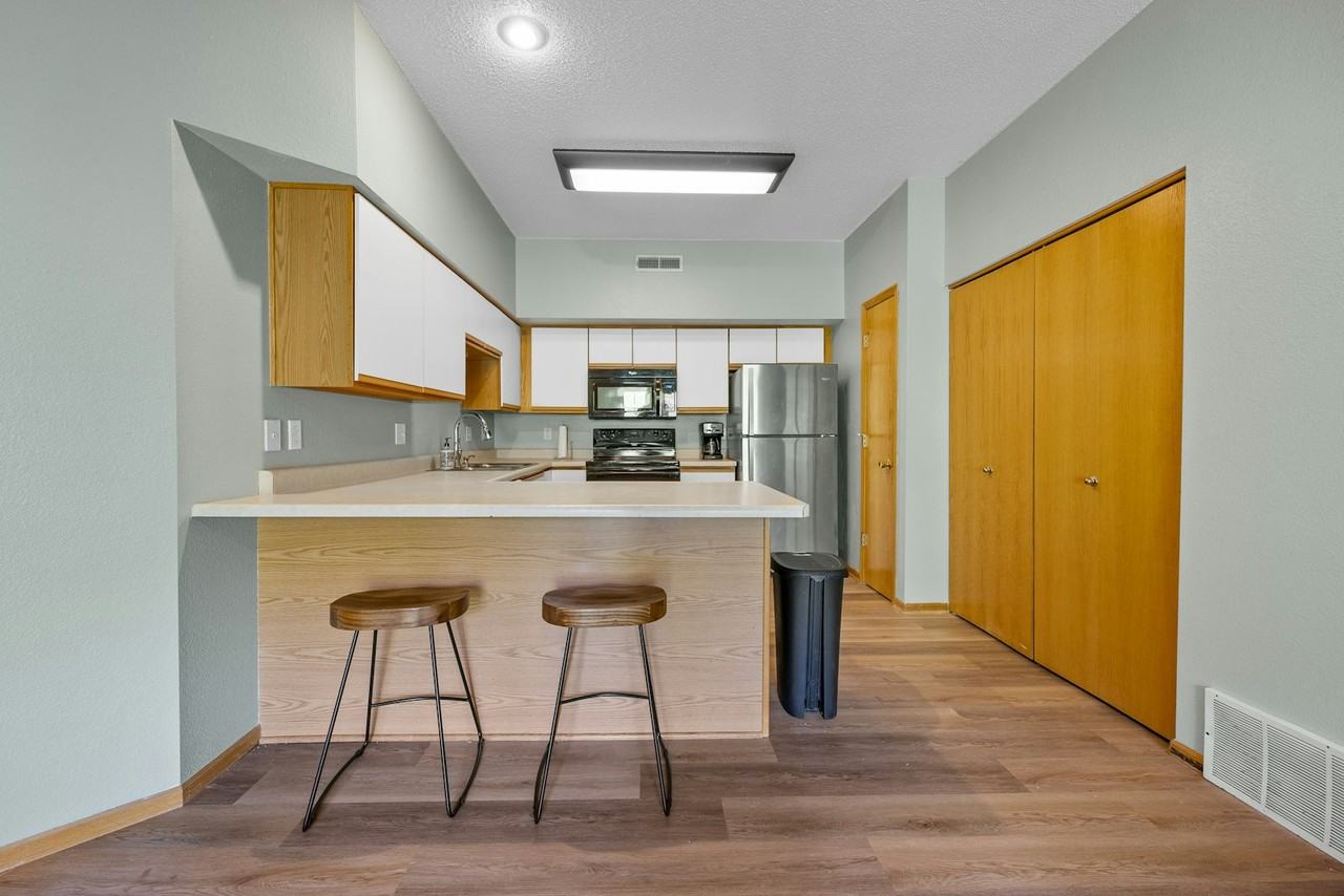 2272 Holiday Road, Unit 607 - Photo 6 of 23
