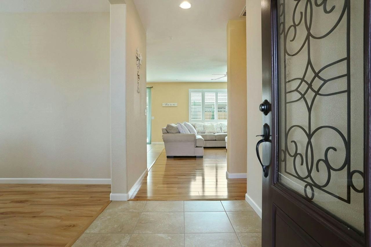 10133 Sandy Gulch Court - Photo 3 of 20