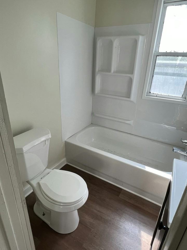 414 Woodlawn Street Southeast - Photo 3 of 18