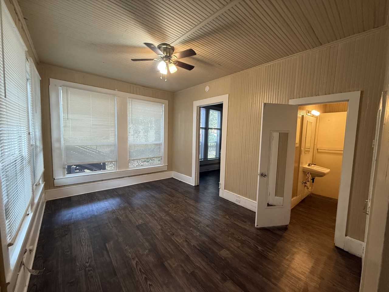 319 North Street - Photo 3 of 7