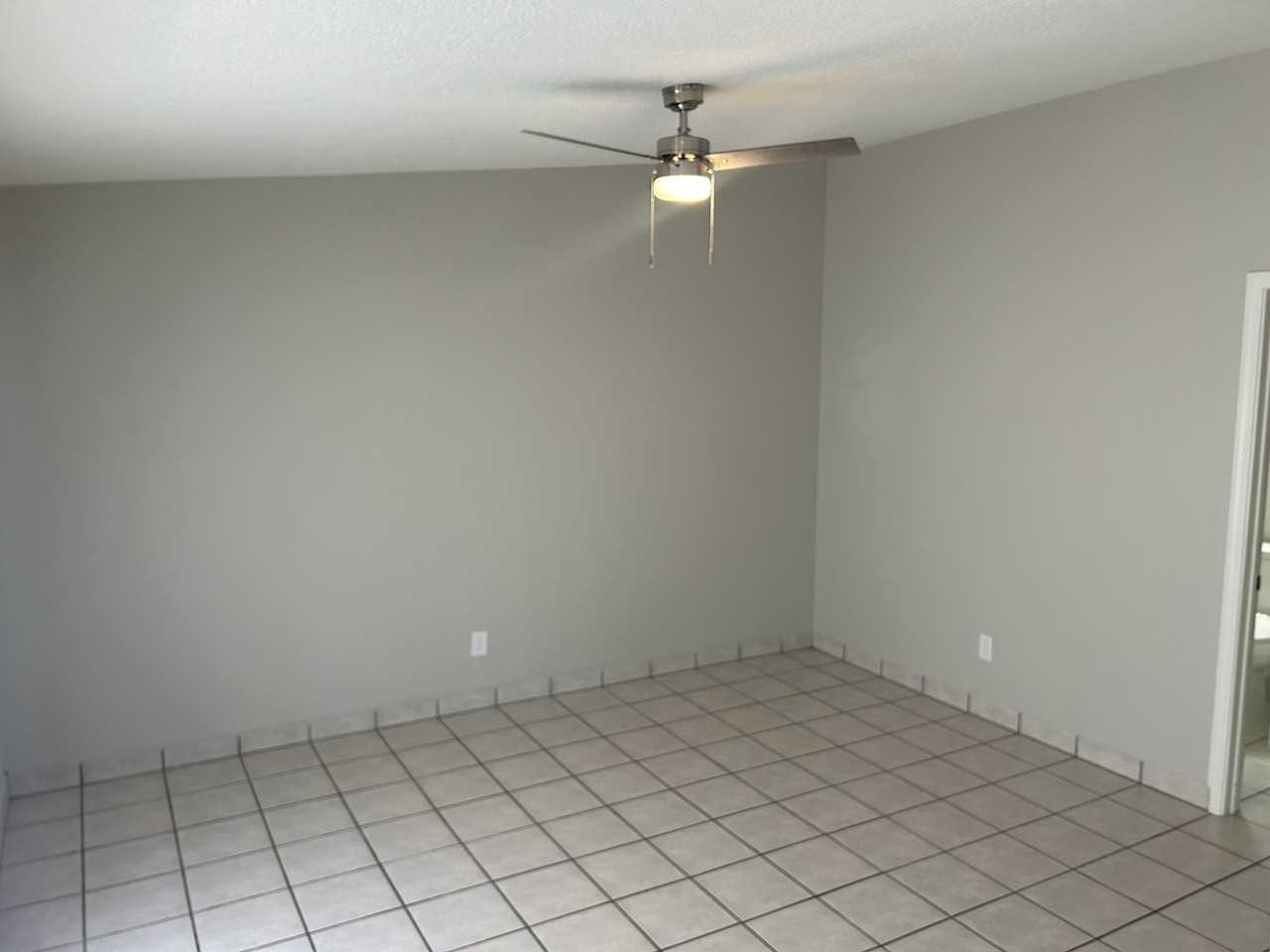 P383B 2033 S. Forest Ave - Photo 5 of 11