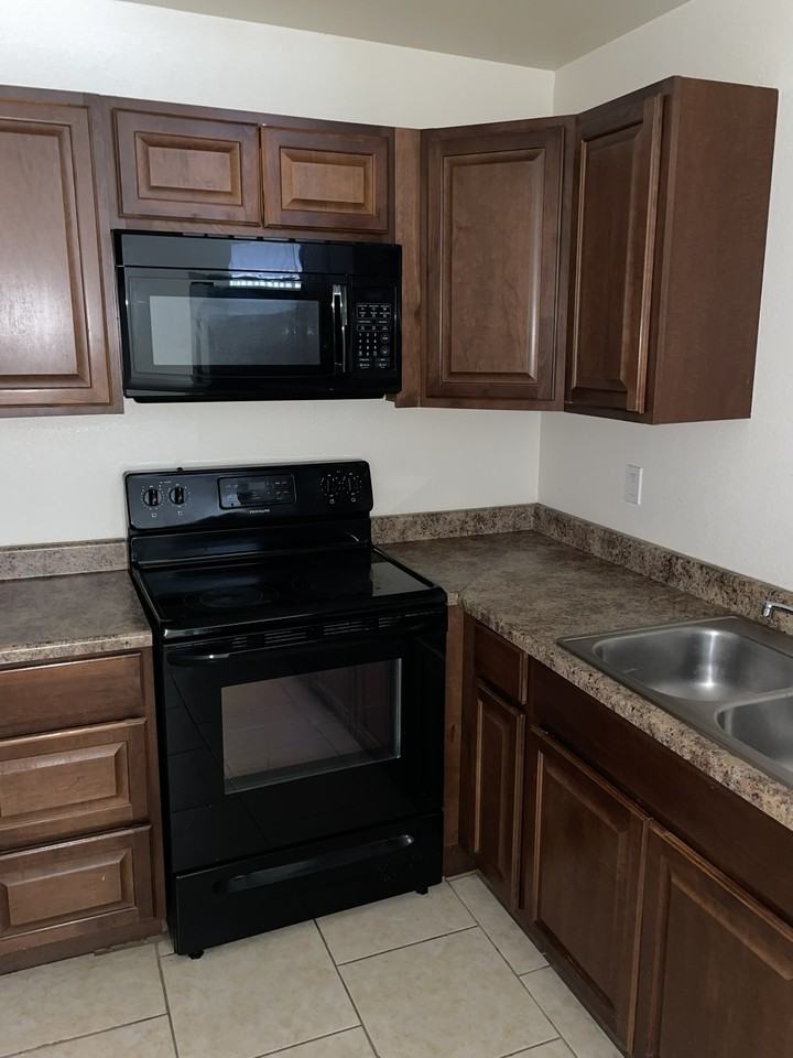 Buena Vida Apartments - Photo 2 of 22