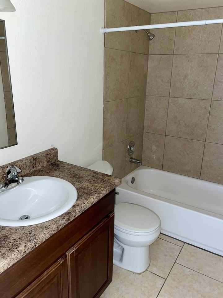 Buena Vida Apartments - Photo 5 of 22