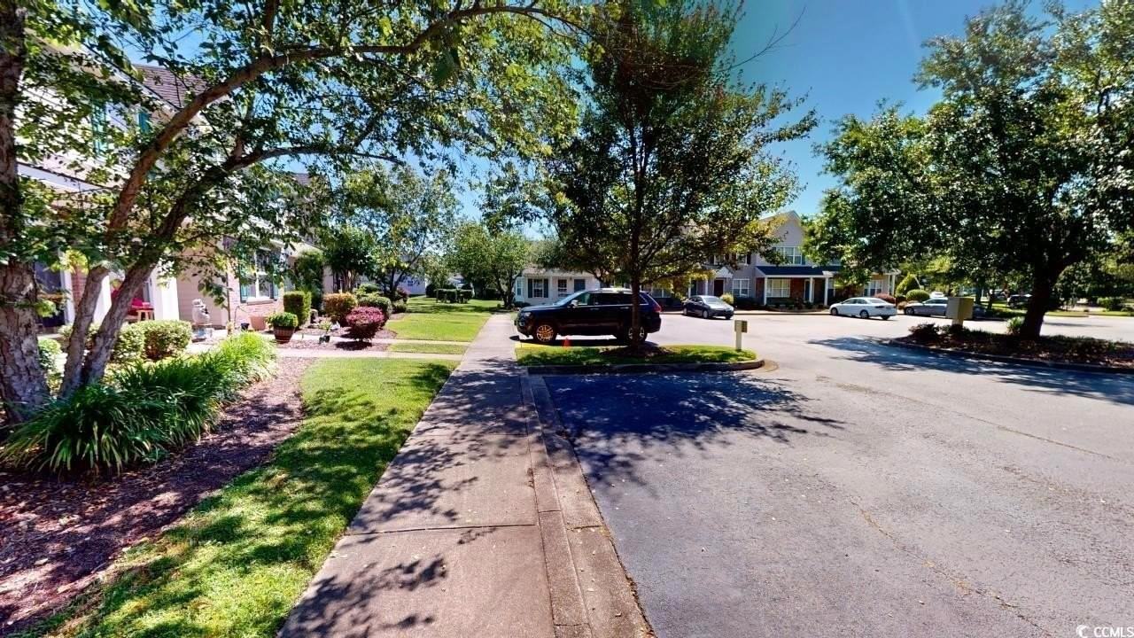 1000 Pembroke Ct - Photo 4 of 40