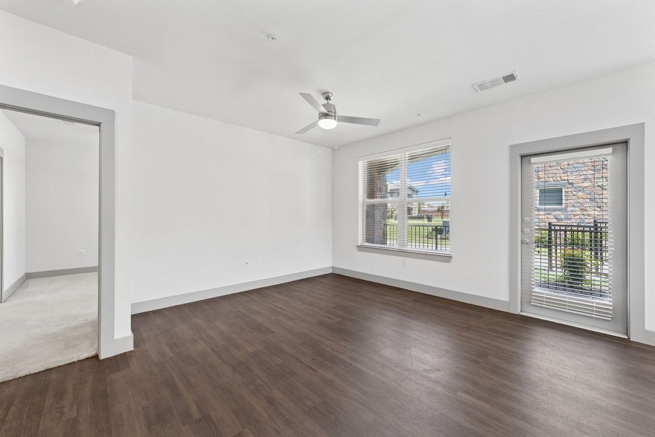 Parc at Windmill Farms - Photo 3 of 32