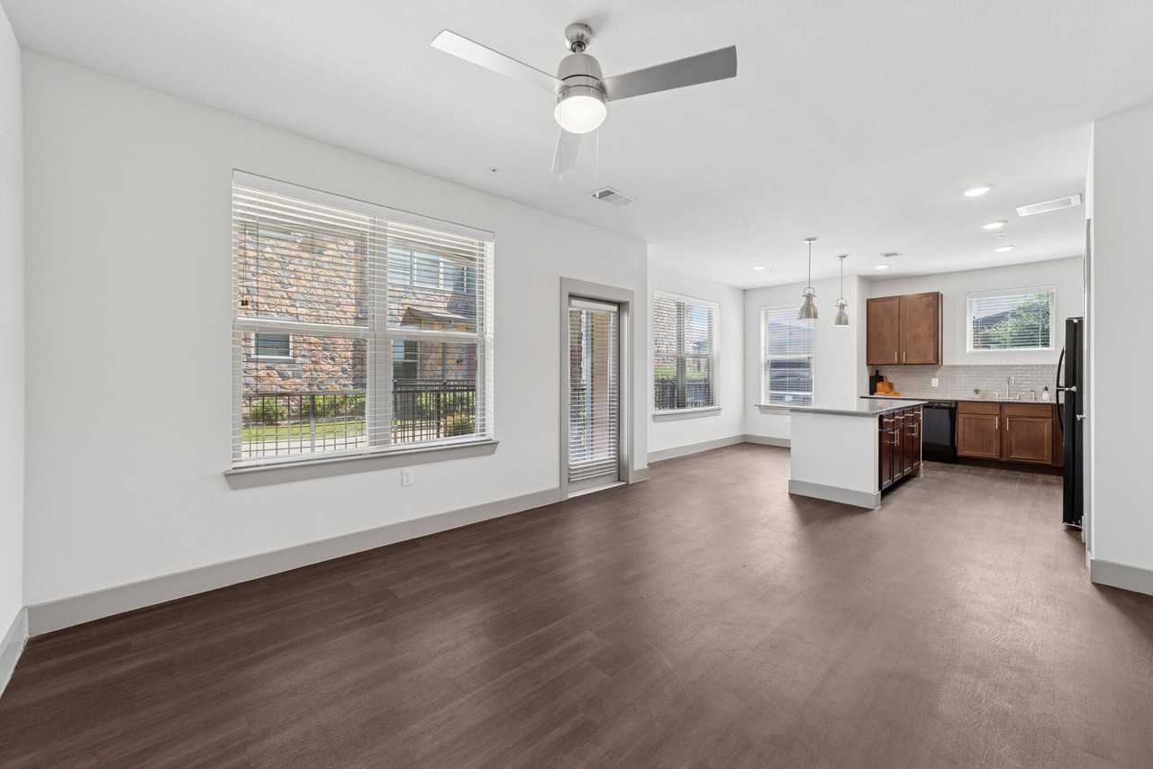 Parc at Windmill Farms - Photo 4 of 32