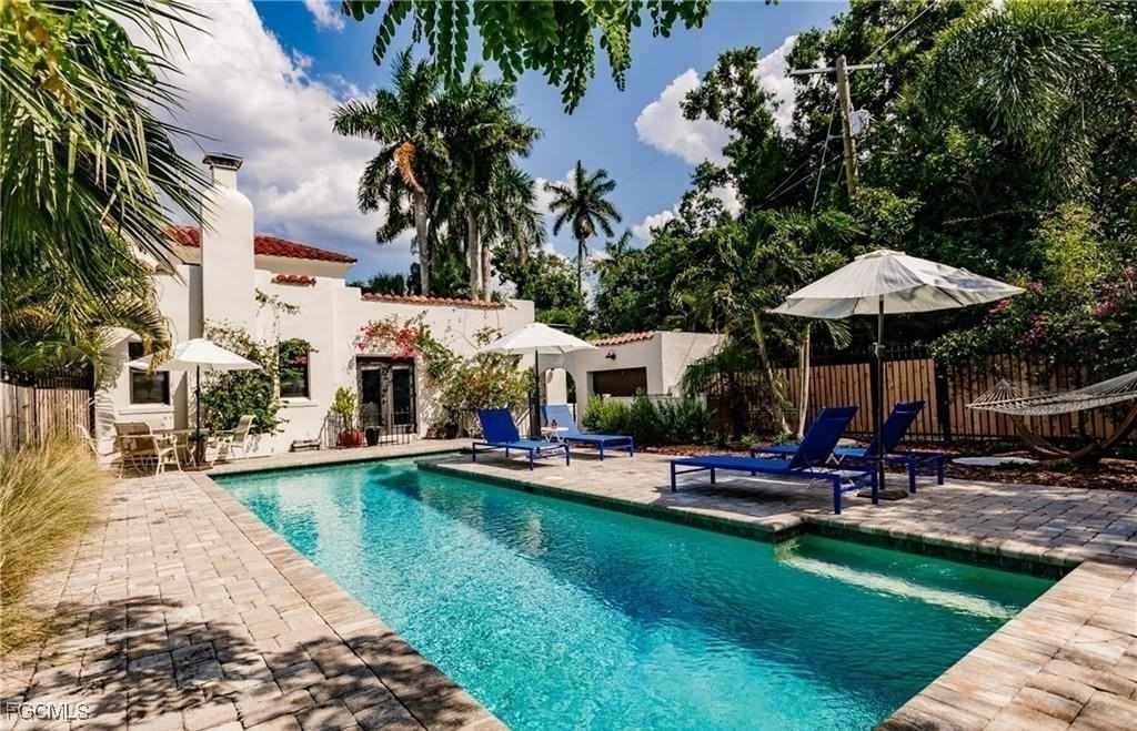 2408 Euclid Ave - Photo 2 of 32