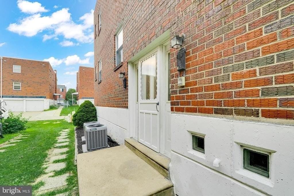 9754 Roosevelt Blvd #1 - Photo 3 of 30