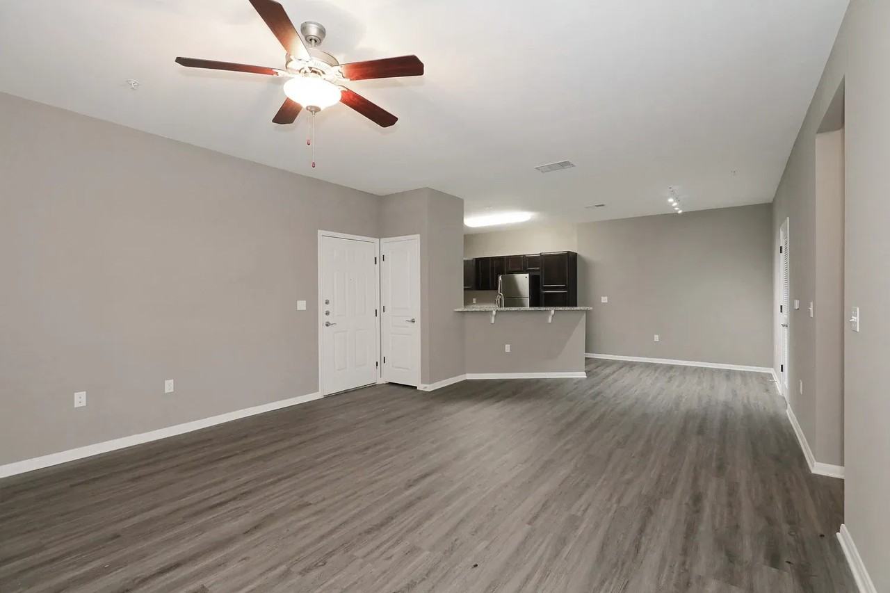 Fm 2931 #0736 - Photo 2 of 8