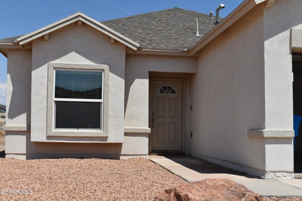 11968 Medalla St - Photo 2 of 28