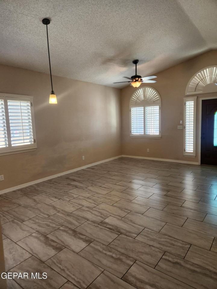 4001 Tuscany Hills Pl - Photo 3 of 32