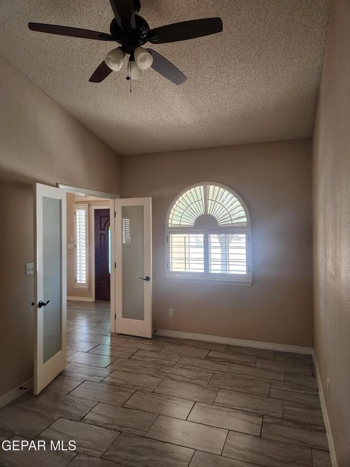 4001 Tuscany Hills Pl - Photo 4 of 32