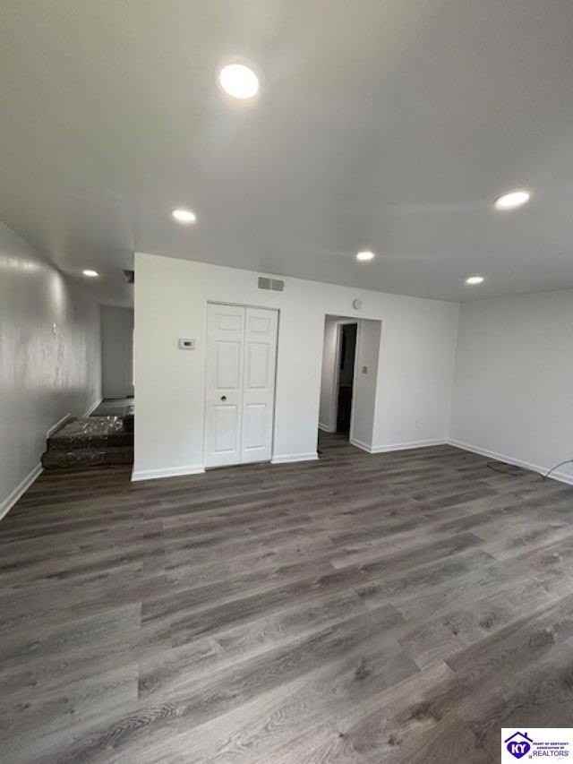 1204 Clear Ridge Ln - Photo 2 of 20