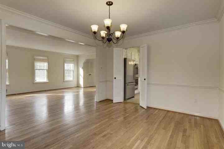 10805 Kirkwall Terrace - Photo 5 of 35