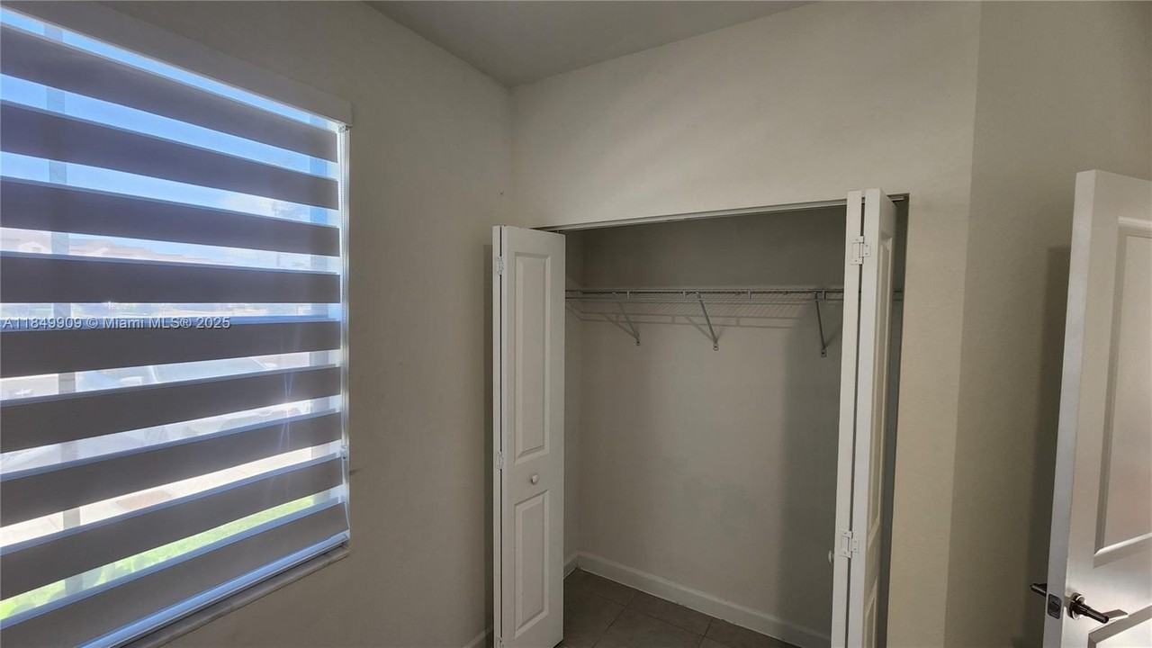 12897 Sw 234th St #12897 - Photo 3 of 24