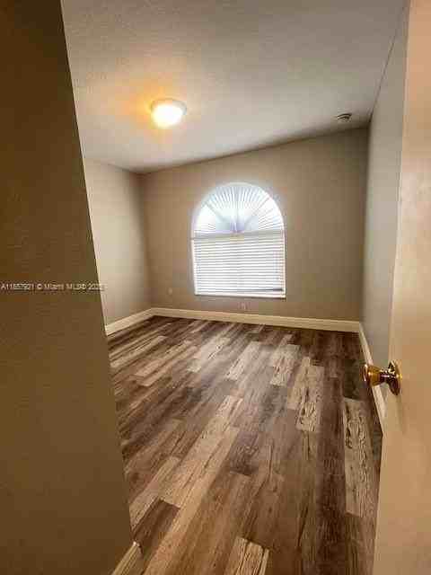 3985 Nw 165th St - Photo 5 of 9