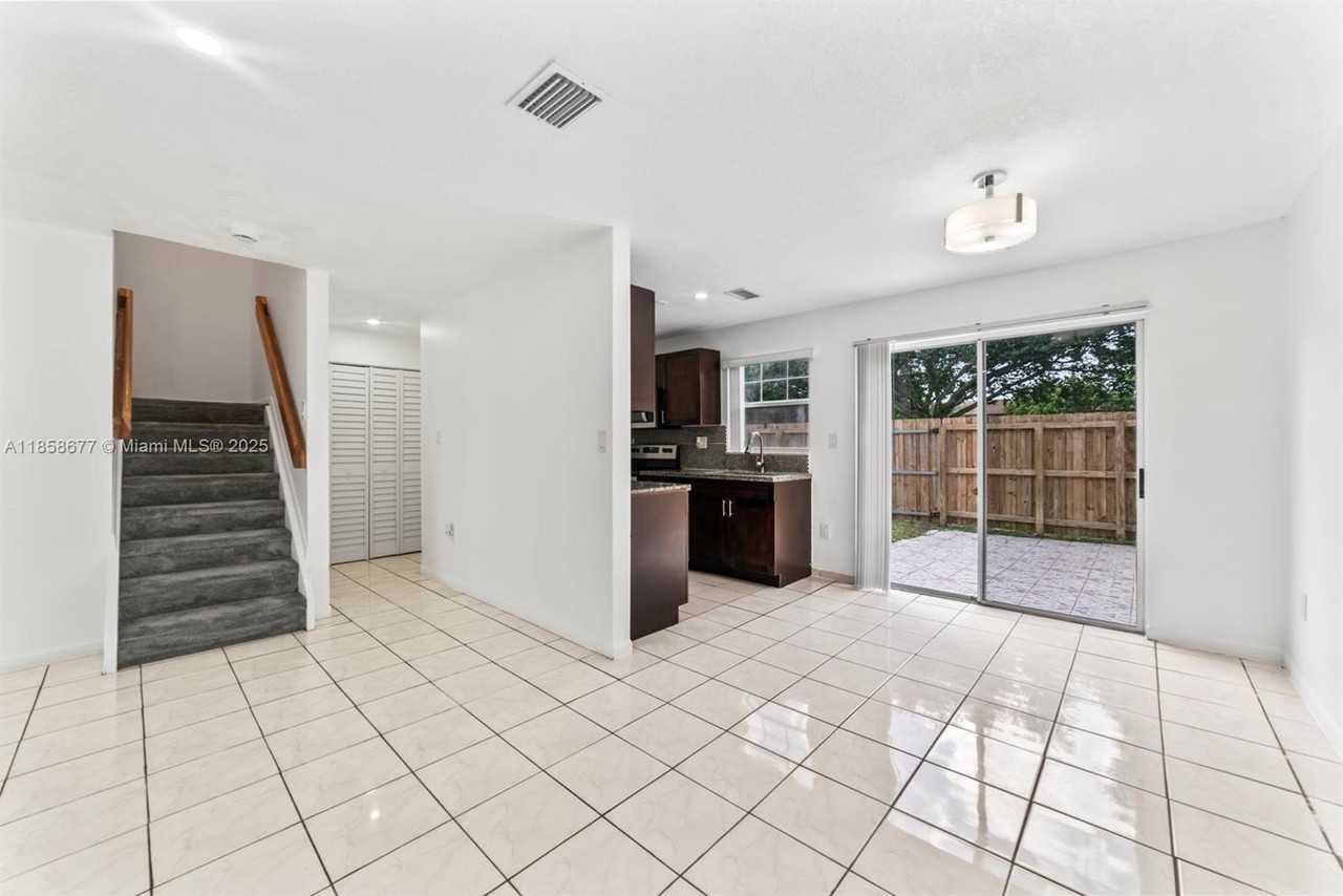 3358 Nw 198th Ter - Photo 5 of 26