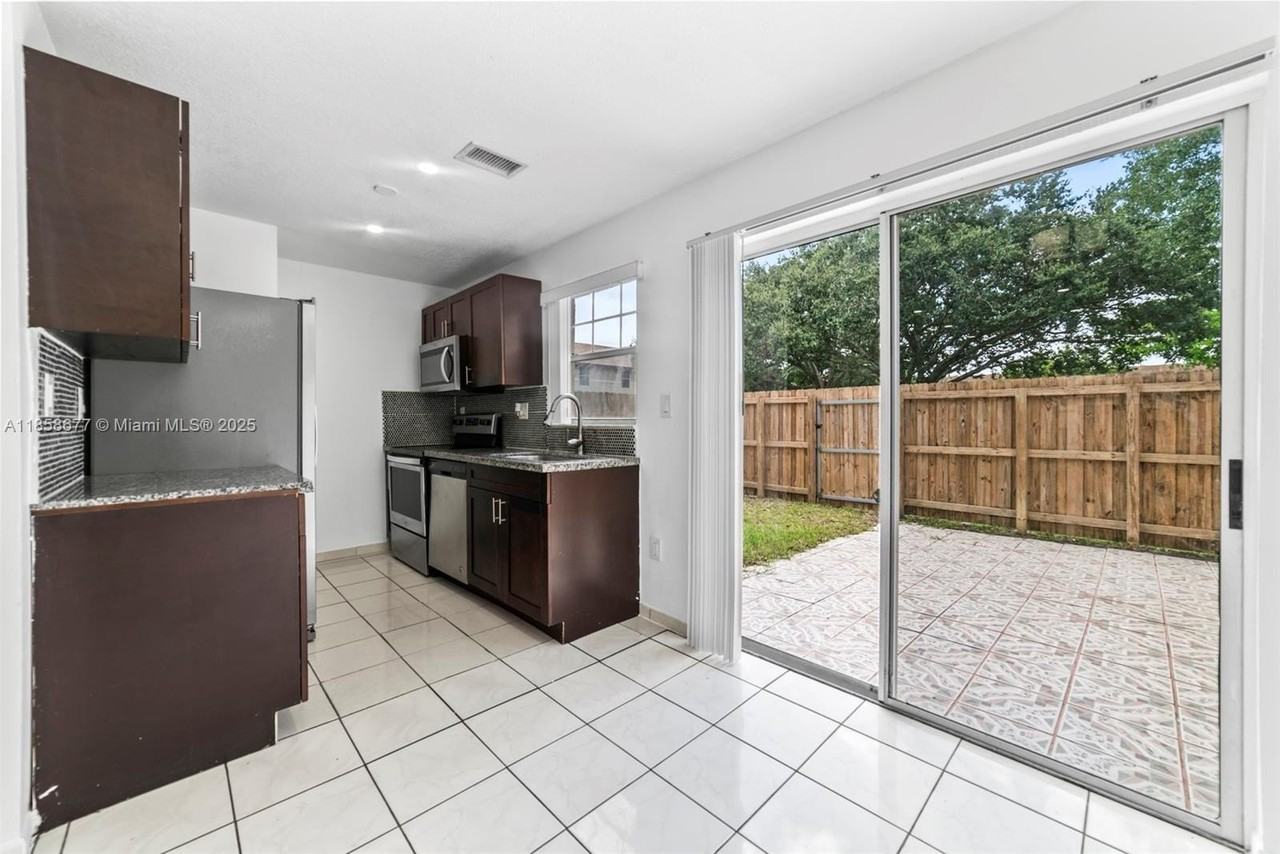 3358 Nw 198th Ter - Photo 7 of 26