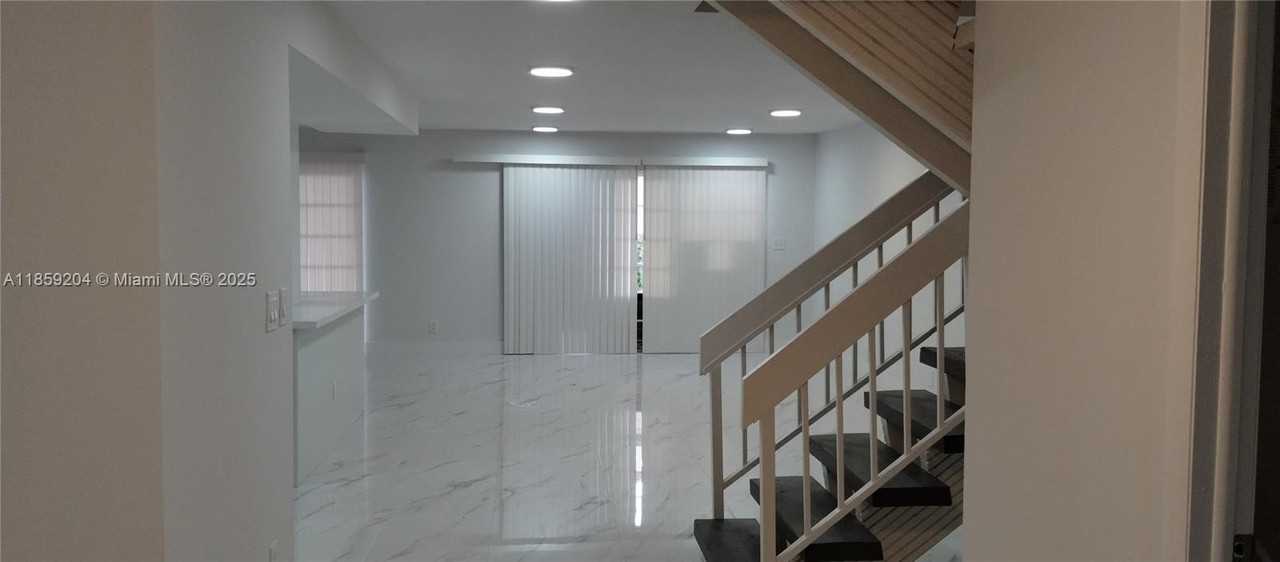 9719 N New River Canal Rd #308 - Photo 3 of 18