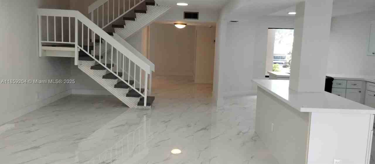 9719 N New River Canal Rd #308 - Photo 4 of 18