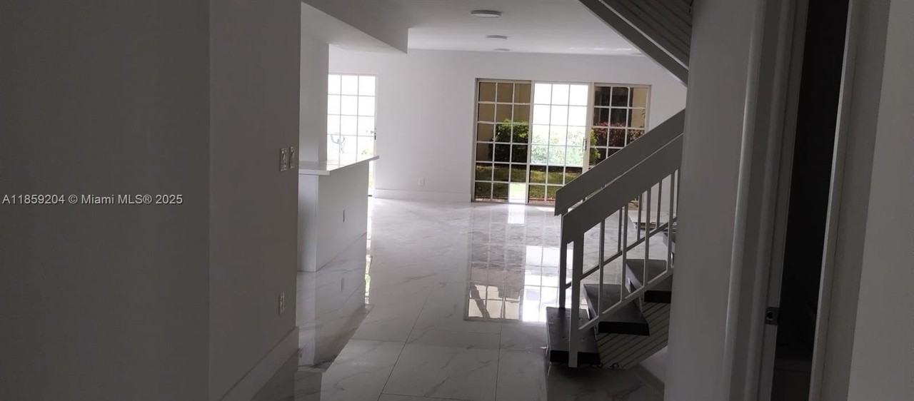 9719 N New River Canal Rd #308 - Photo 5 of 18