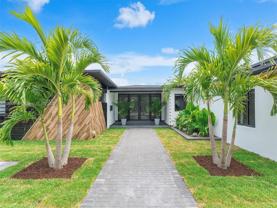 420 N Shore Dr - Photo 1 of 1