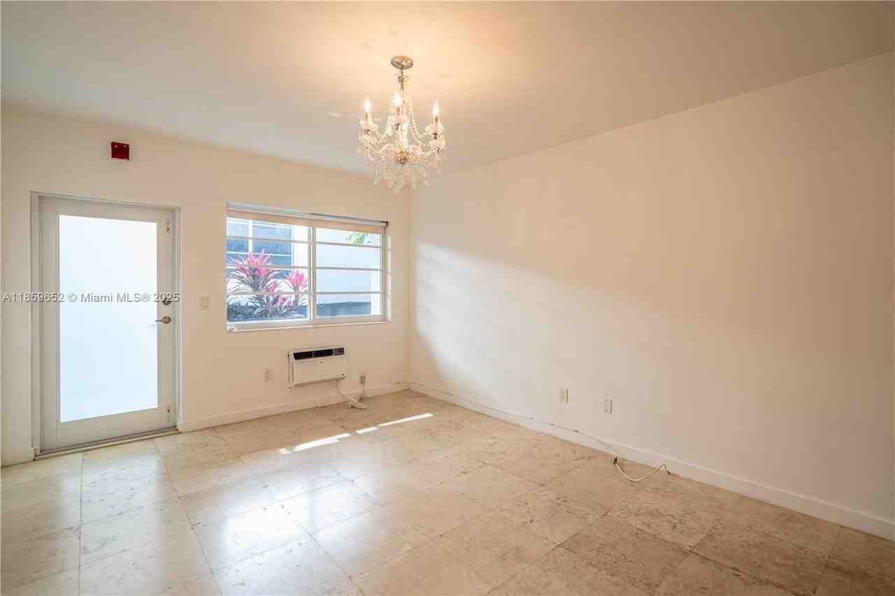 1120 Euclid Ave #2 - Photo 2 of 12