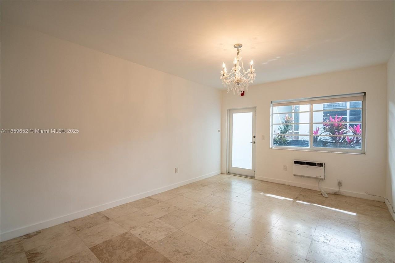 1120 Euclid Ave #2 - Photo 4 of 12