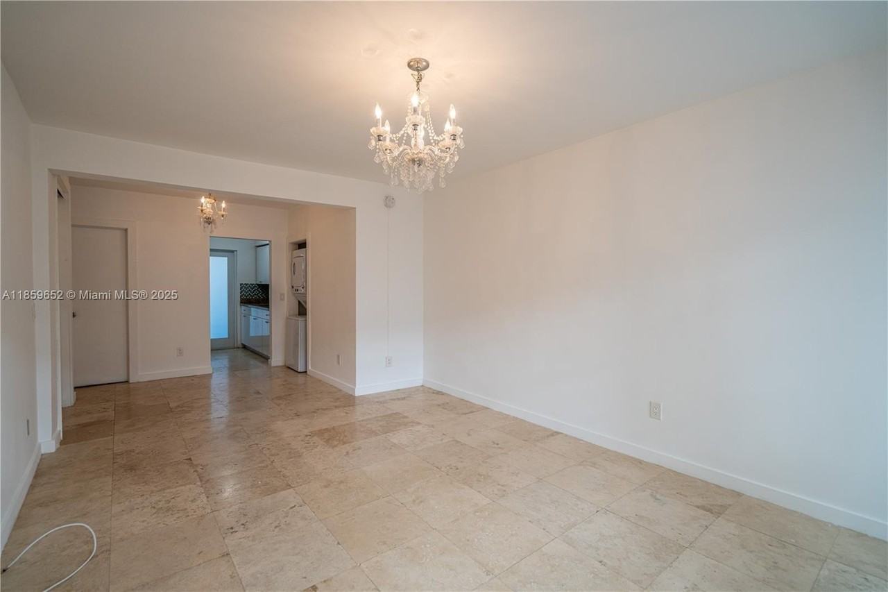 1120 Euclid Ave #2 - Photo 6 of 12