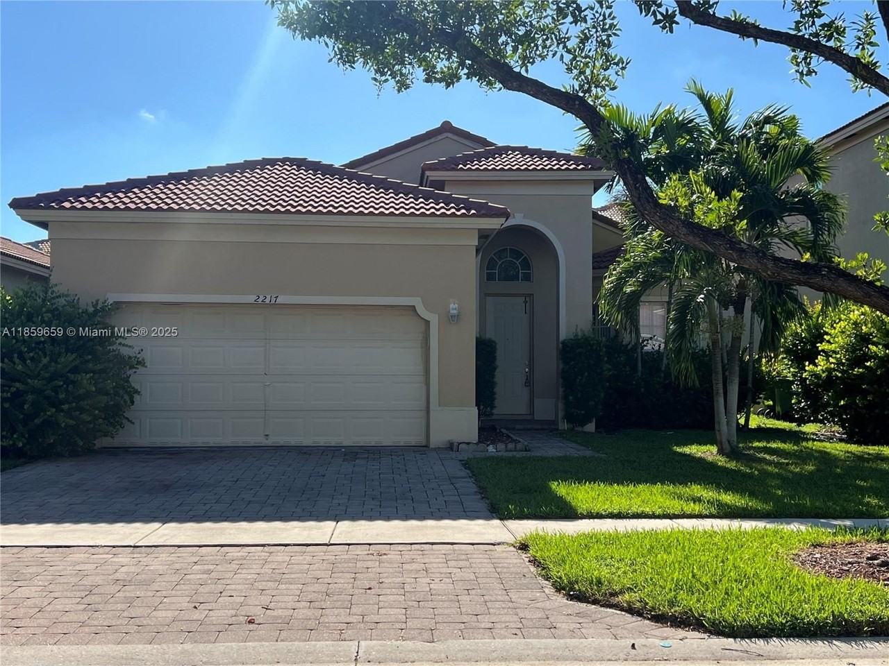 2217 Ne 41st Ave - Photo 3 of 18